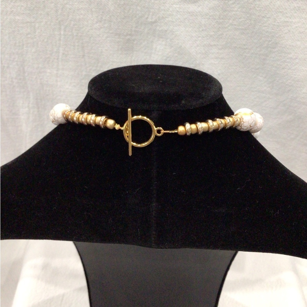 Chic Gold and Cream Beaded Necklace and Earring Set - Picture 7 of 12